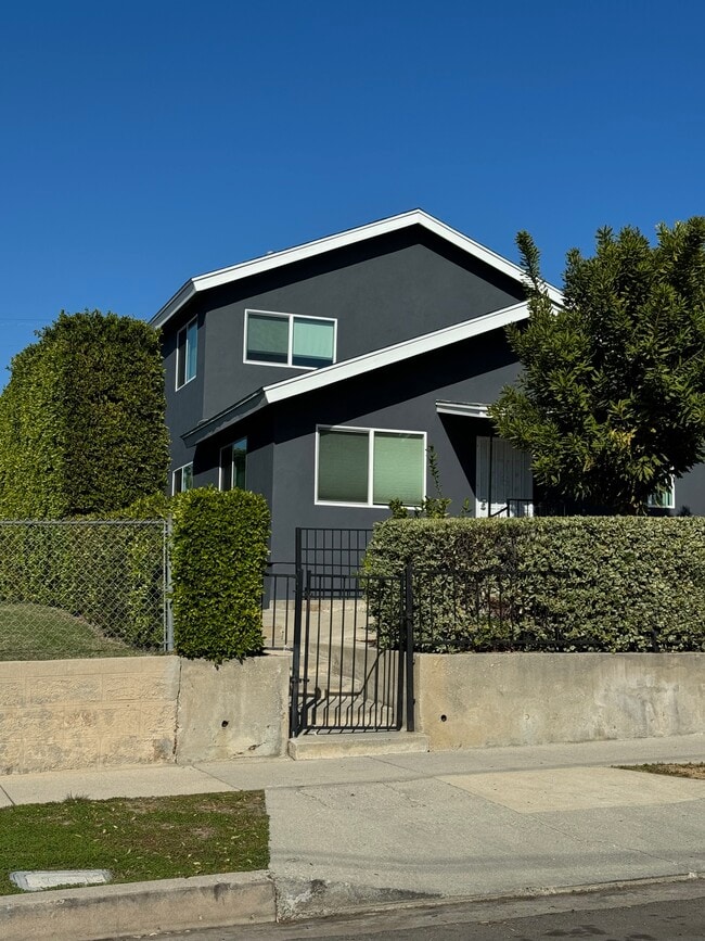 3019 Chaucer St, Unit 3019