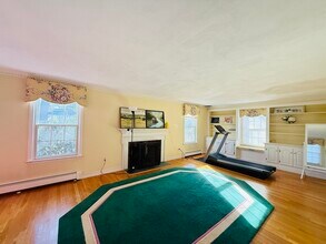 37 Wildon Rd in Wellesley, MA - Building Photo - Building Photo