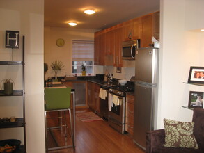 263 S 21st St, Unit 2 in Philadelphia, PA - Foto de edificio - Building Photo