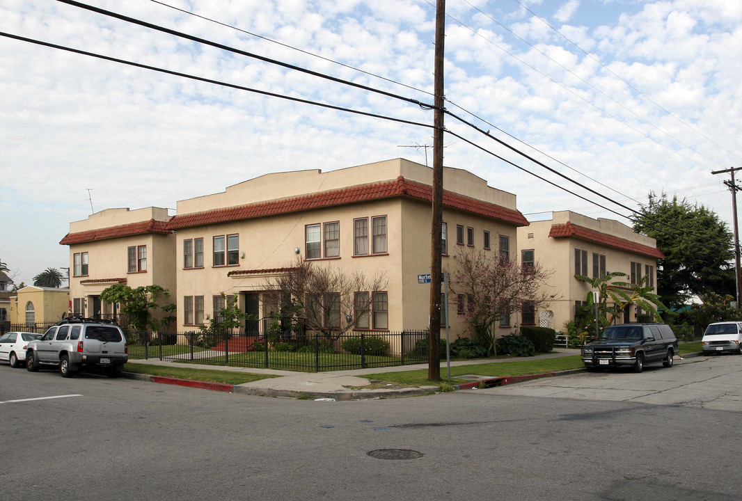 1203 South Muirfield Rd. in Los Angeles, CA - Foto de edificio