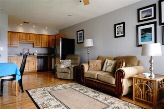 4337 Tahitian Gardens Cir, Unit F in Holiday, FL - Building Photo - Building Photo