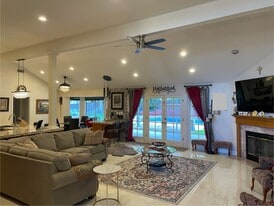 11310 Pinehaven Ave in Bakersfield, CA - Building Photo