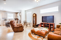 301 S Hill St in Burnet, TX - Foto de edificio - Interior Photo