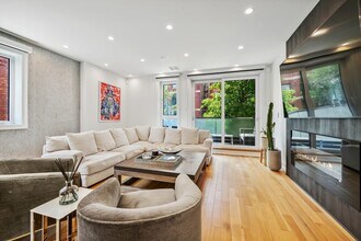 513 N May St in Chicago, IL - Building Photo - Building Photo