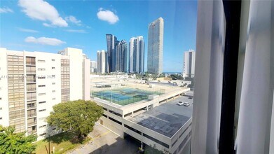16909 N Bay Rd, Unit 907 in Sunny Isles Beach, FL - Building Photo - Building Photo