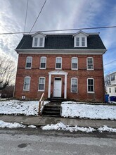 201 Nashville Blvd in Spring Grove, PA - Foto de edificio - Building Photo