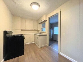 410 Justice St in Hutchinson, KS - Building Photo - Building Photo