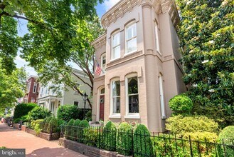 401 6th St SE in Washington, DC - Building Photo - Building Photo