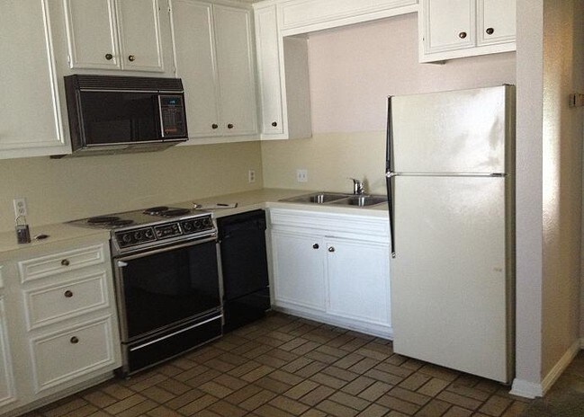 502 W 17th St-Unit -B in Austin, TX - Building Photo - Building Photo