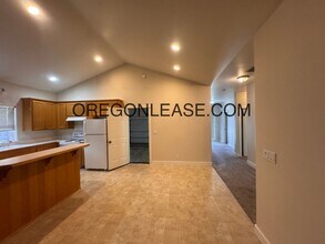 3648 Countryside Ln in Eugene, OR - Building Photo - Building Photo