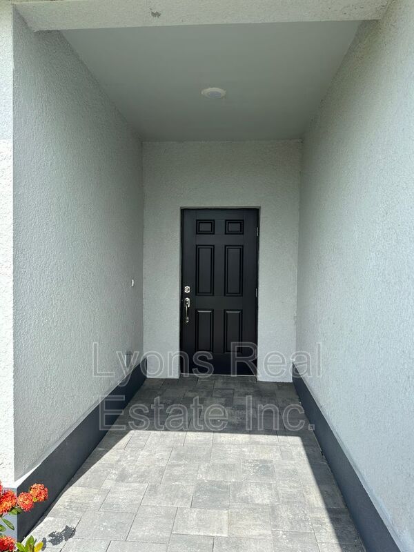 9121 Waldrep St in Port Charlotte, FL - Building Photo - Building Photo