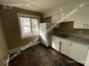 29 Sheppard St in Regina, SK - Building Photo - Building Photo