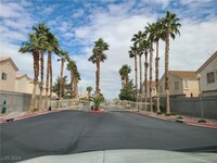 5939 Trickling Descent St in Henderson, NV - Foto de edificio - Building Photo