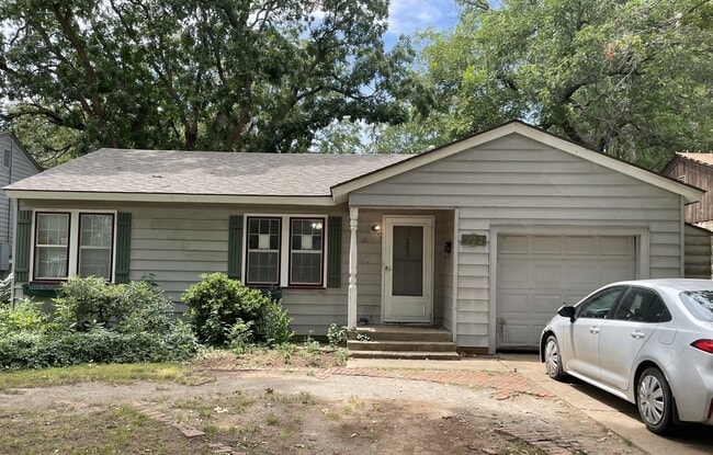 property at 922 S Stanley St