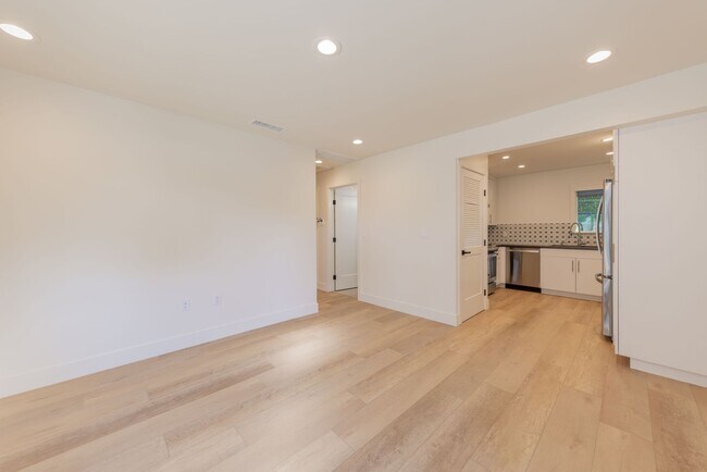 511 Burnham Rd in Oak View, CA - Building Photo - Building Photo