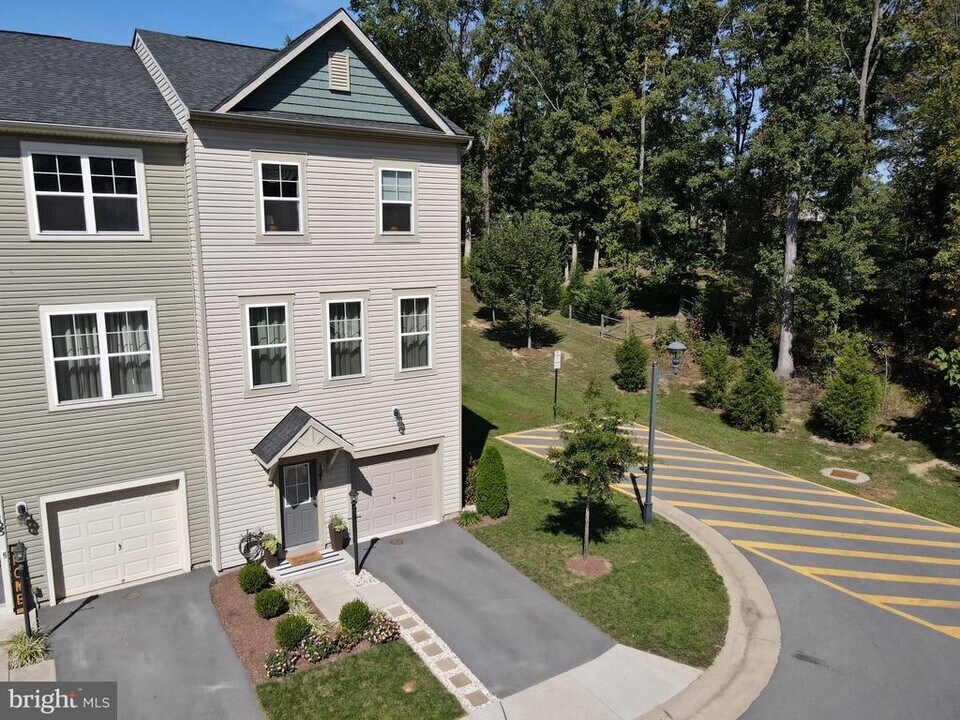 127 Fading Star Ct in Stephenson, VA - Building Photo