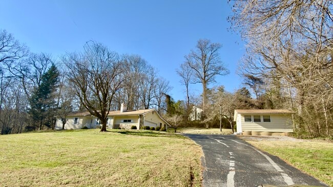 3413 Montlake Dr in Knoxville, TN - Foto de edificio - Building Photo
