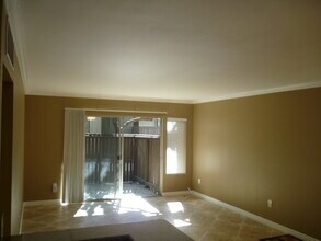 18350 Hatteras St in Los Angeles, CA - Building Photo - Building Photo