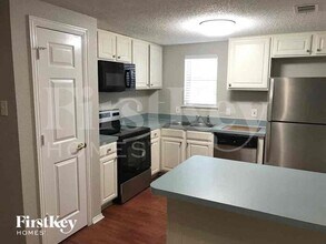 5902 Silverpoint Ct in Arlington, TX - Building Photo - Building Photo
