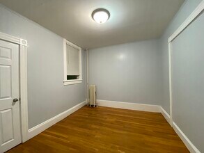 884 Huntington Ave, Unit 1R in Boston, MA - Foto de edificio - Building Photo