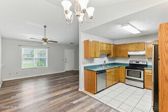 2431 White Rd in Wilmington, NC - Building Photo - Building Photo