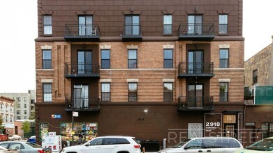 2022 Nostrand Ave in Brooklyn, NY - Foto de edificio - Building Photo