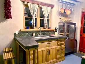 706 Galisteo St, Unit Adobe unit with yard in Santa Fe, NM - Building Photo - Building Photo