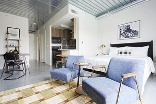 3550 Main St in Houston, TX - Building Photo