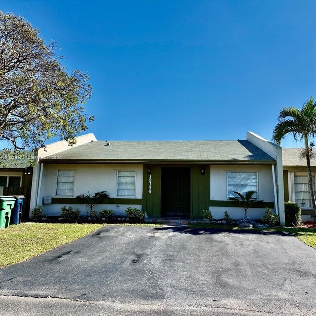 12144 SW 110th St Cir W in Miami, FL - Building Photo - Building Photo