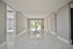 9974 SW 88th St in Miami, FL - Building Photo