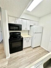 260 El Dorado Blvd in Webster, TX - Building Photo - Building Photo