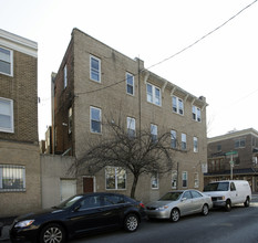 645-647 Bainbridge St in Philadelphia, PA - Building Photo - Building Photo