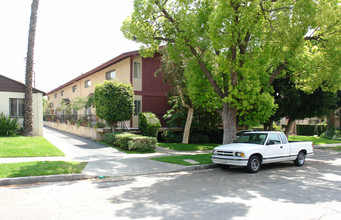 1050 Spazier Ave in Glendale, CA - Building Photo - Building Photo