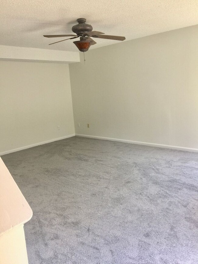 2407 Marsh Creek Ct in Virginia Beach, VA - Building Photo - Building Photo
