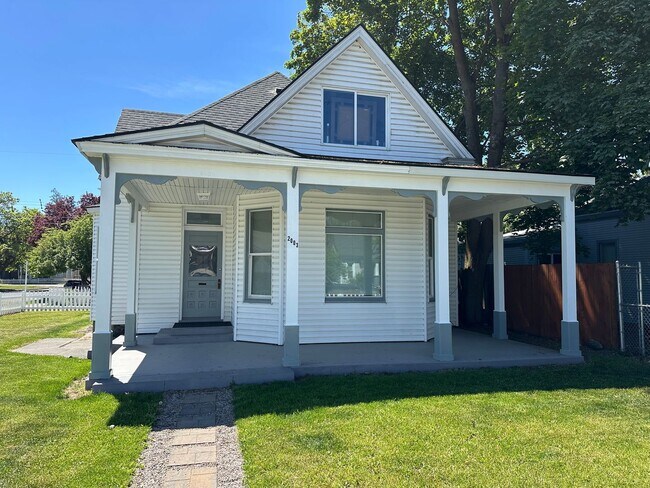 property at 2003 W Mallon Ave