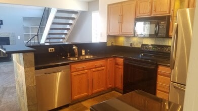 4806 E Kentucky Ave, Unit B in Denver, CO - Building Photo - Building Photo