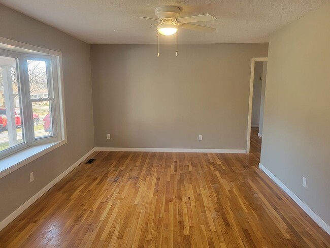 1019 Carver St in Iowa City, IA - Building Photo - Building Photo