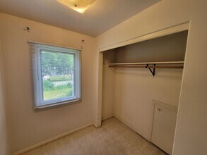 807 W 29th St in Cedar Falls, IA - Building Photo - Building Photo