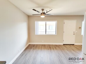 5121 Klump Ave-Unit -311 in Los Angeles, CA - Building Photo - Building Photo