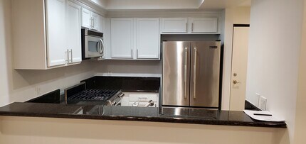 1633 S Bentley Ave in Los Angeles, CA - Building Photo - Building Photo