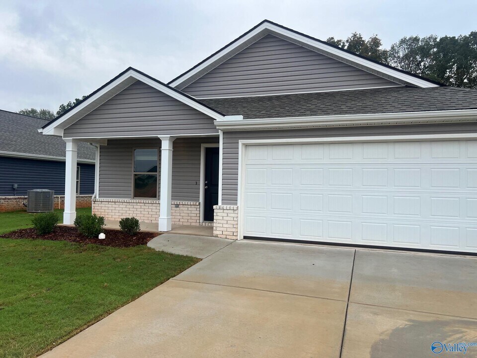 22655 Dashwood Ln in Athens, AL - Building Photo