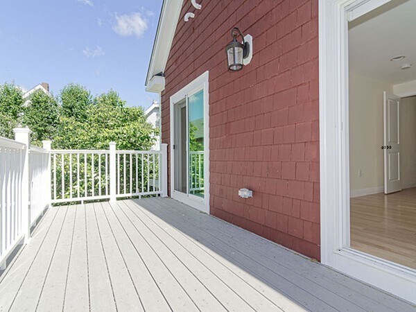 53 Winslow Ave, Unit B in Somerville, MA - Foto de edificio - Building Photo