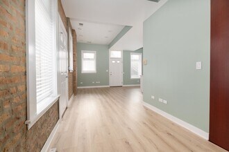 1303 W Flournoy St in Chicago, IL - Building Photo - Building Photo