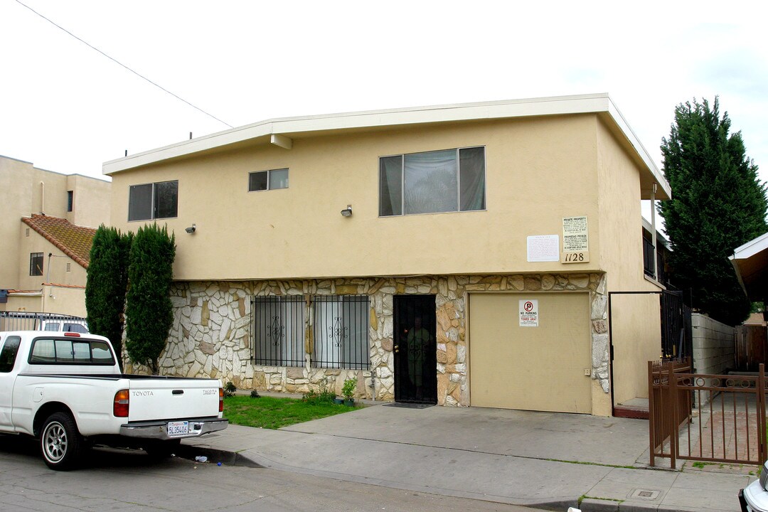 1128 E 12TH St in Long Beach, CA - Building Photo