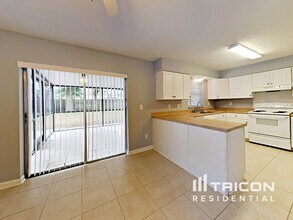1921 Cedarbrooke Dr in Lutz, FL - Building Photo - Building Photo