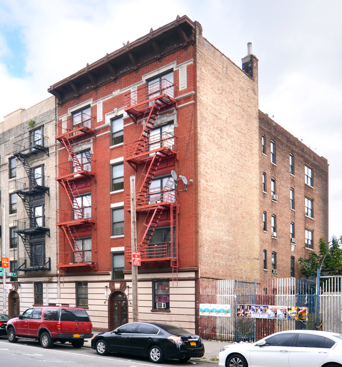 1652 Dr Martin L King Jr Blvd in Bronx, NY - Building Photo