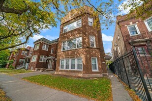 5426 W Jackson Blvd in Chicago, IL - Building Photo