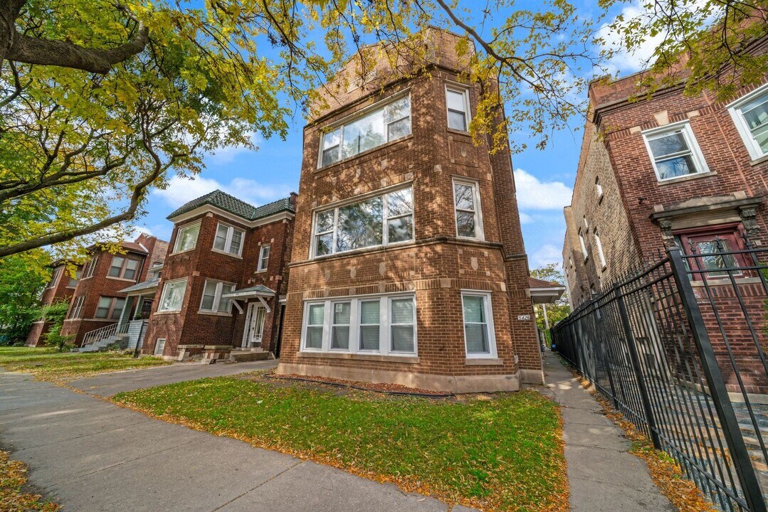 5426 W Jackson Blvd in Chicago, IL - Building Photo