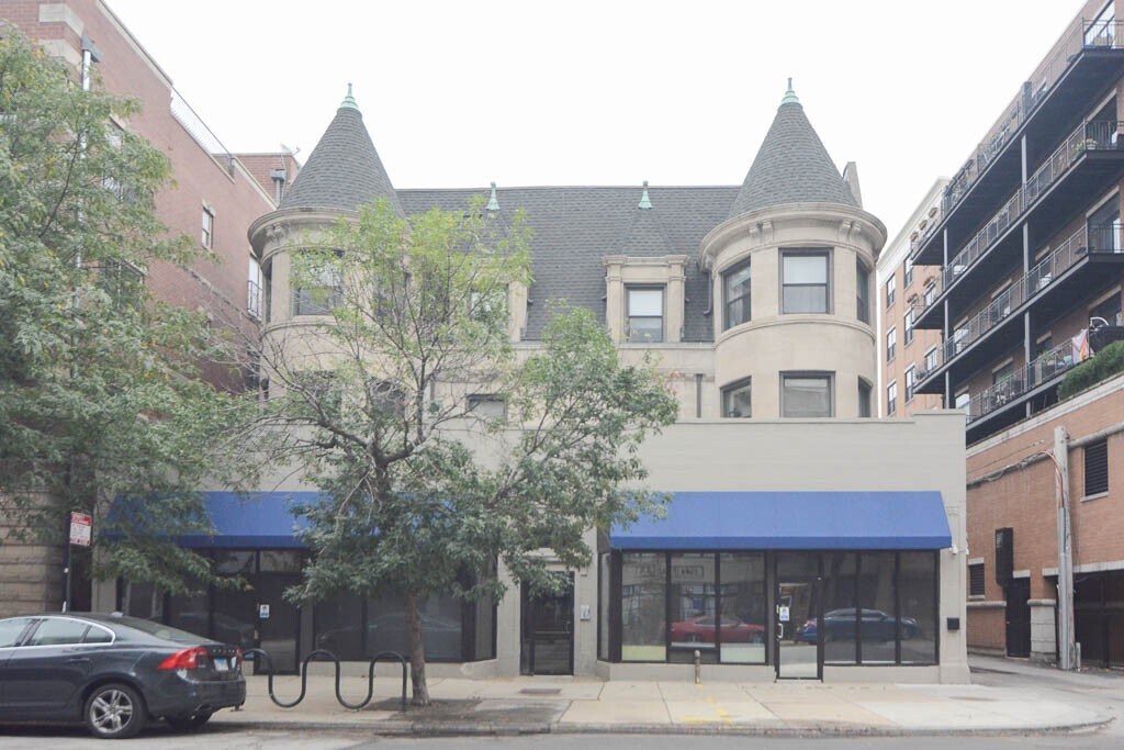 4715 N Sheridan Rd in Chicago, IL - Building Photo