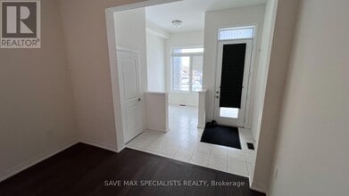 27 Hitchman St in Brant, ON - Building Photo - Building Photo